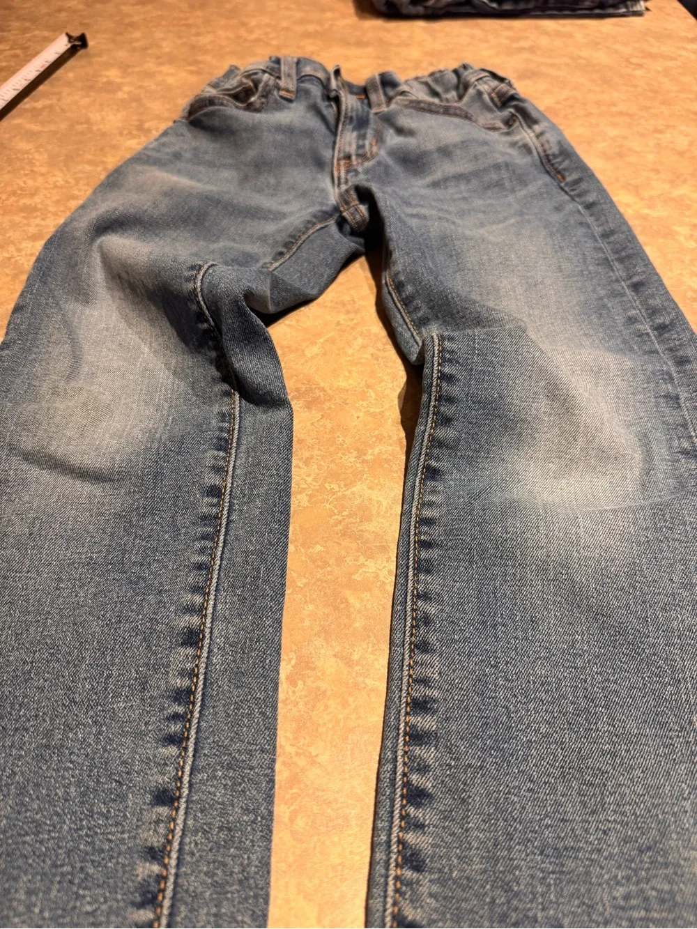 Classic Men's Blue Denim Jeans - Picture 2 of 11